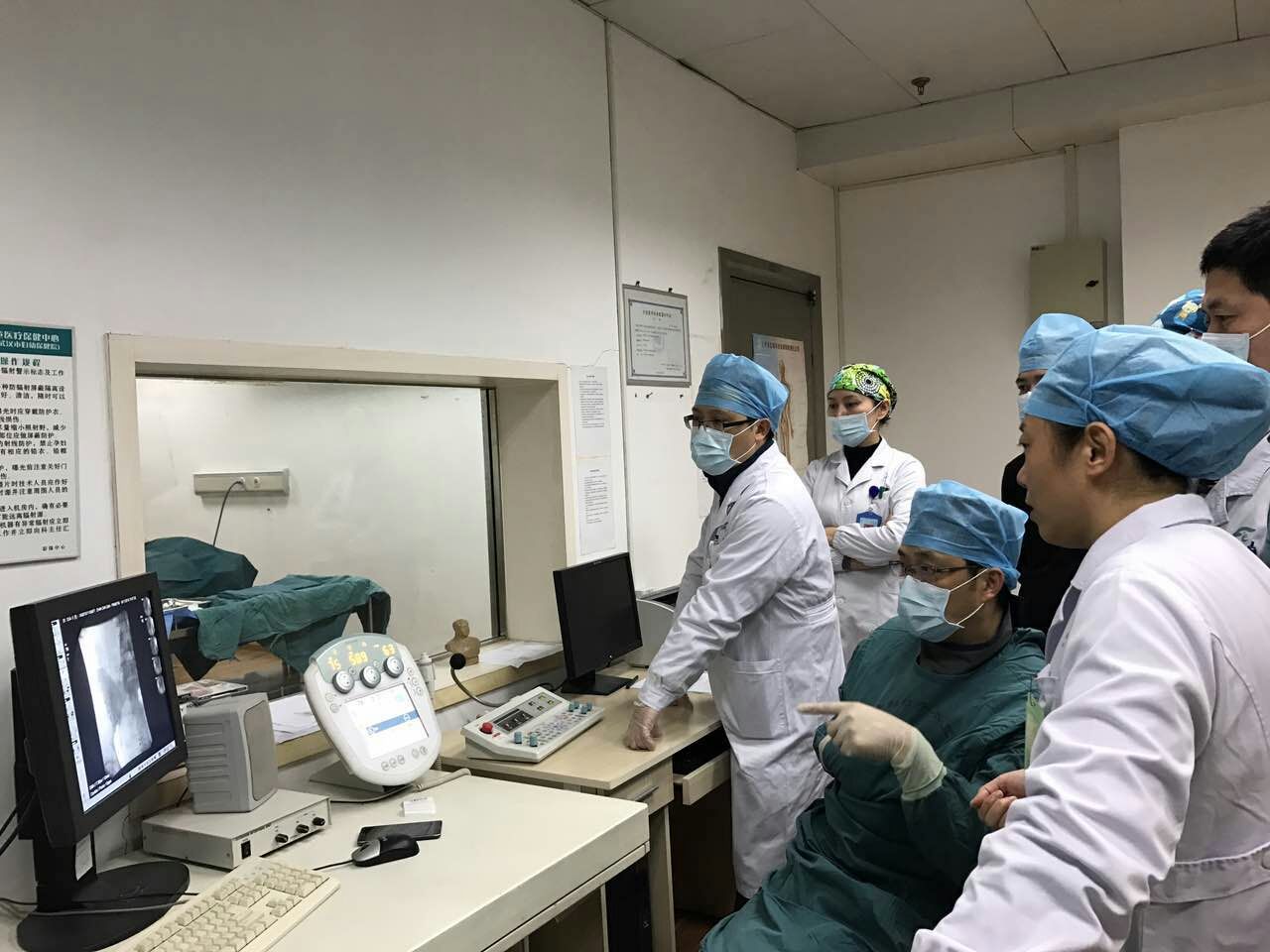 产后出血介入治疗照片.jpg
